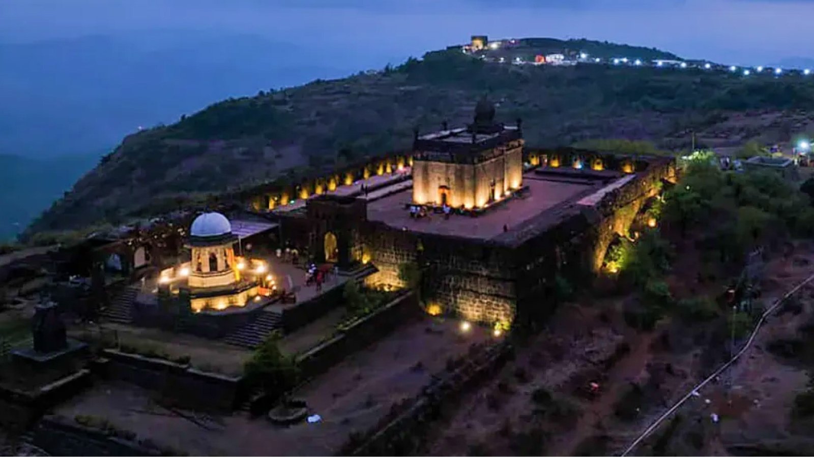 Raigad Fort History Architecture Trekking Travel Guide